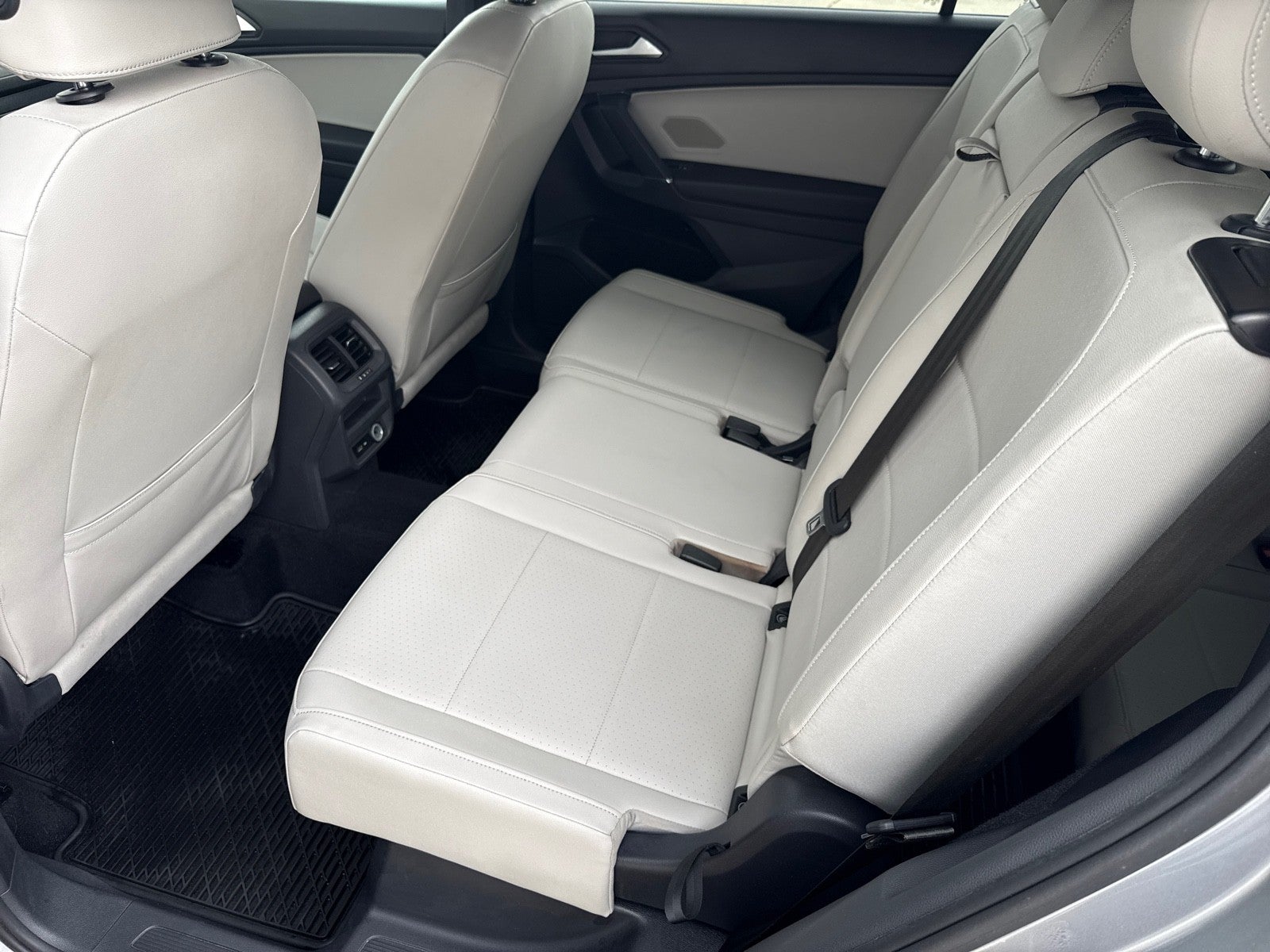 2020 Volkswagen Tiguan SE R-Line Black