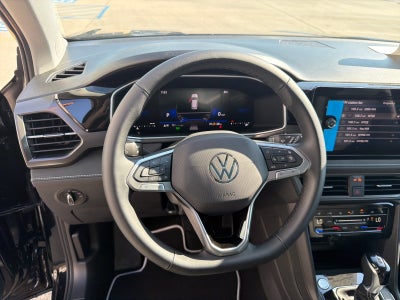 2026 Volkswagen Taos SE Black FWD