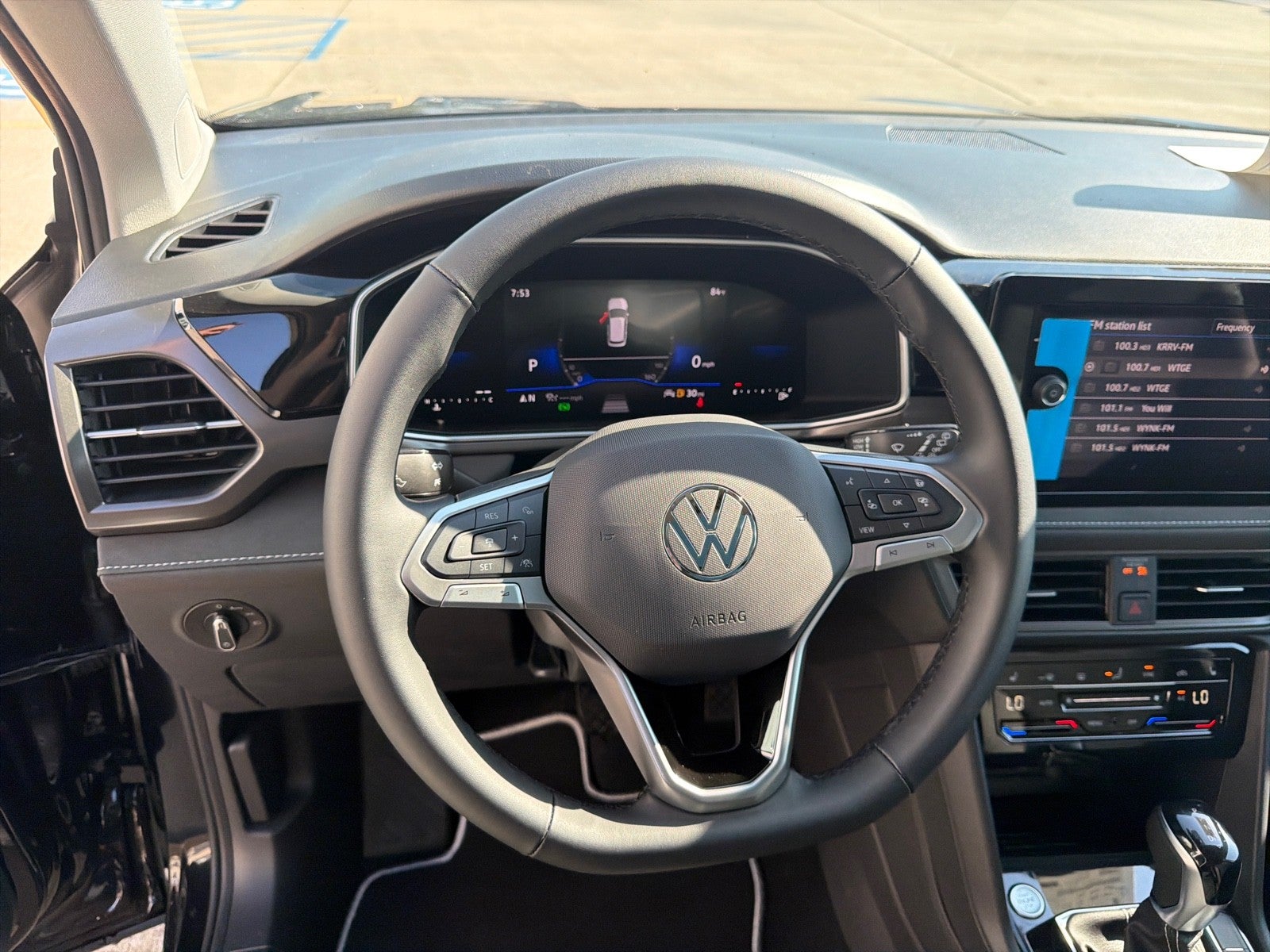 2026 Volkswagen Taos SE Black FWD