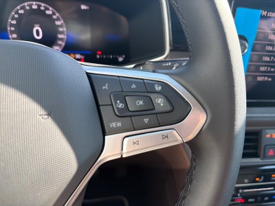 2026 Volkswagen Taos SE Black FWD