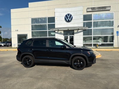 2026 Volkswagen Taos SE Black FWD