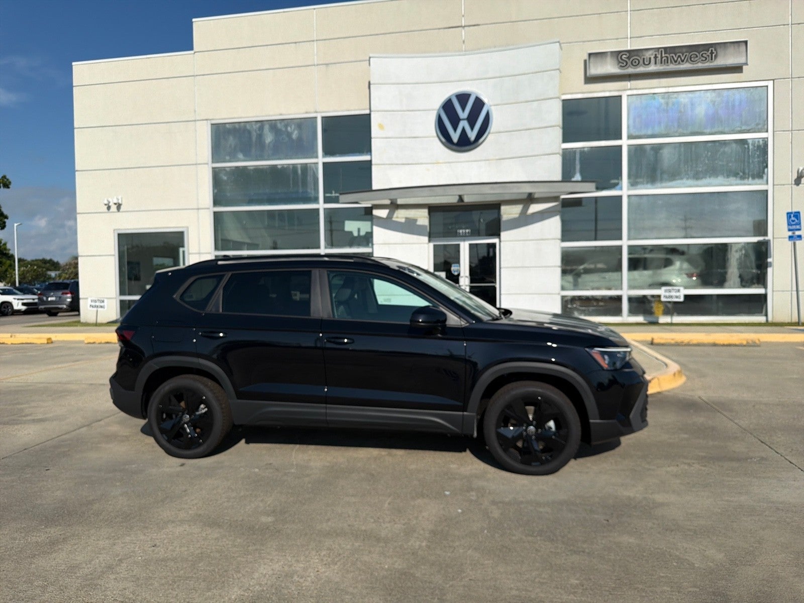 2026 Volkswagen Taos SE Black FWD