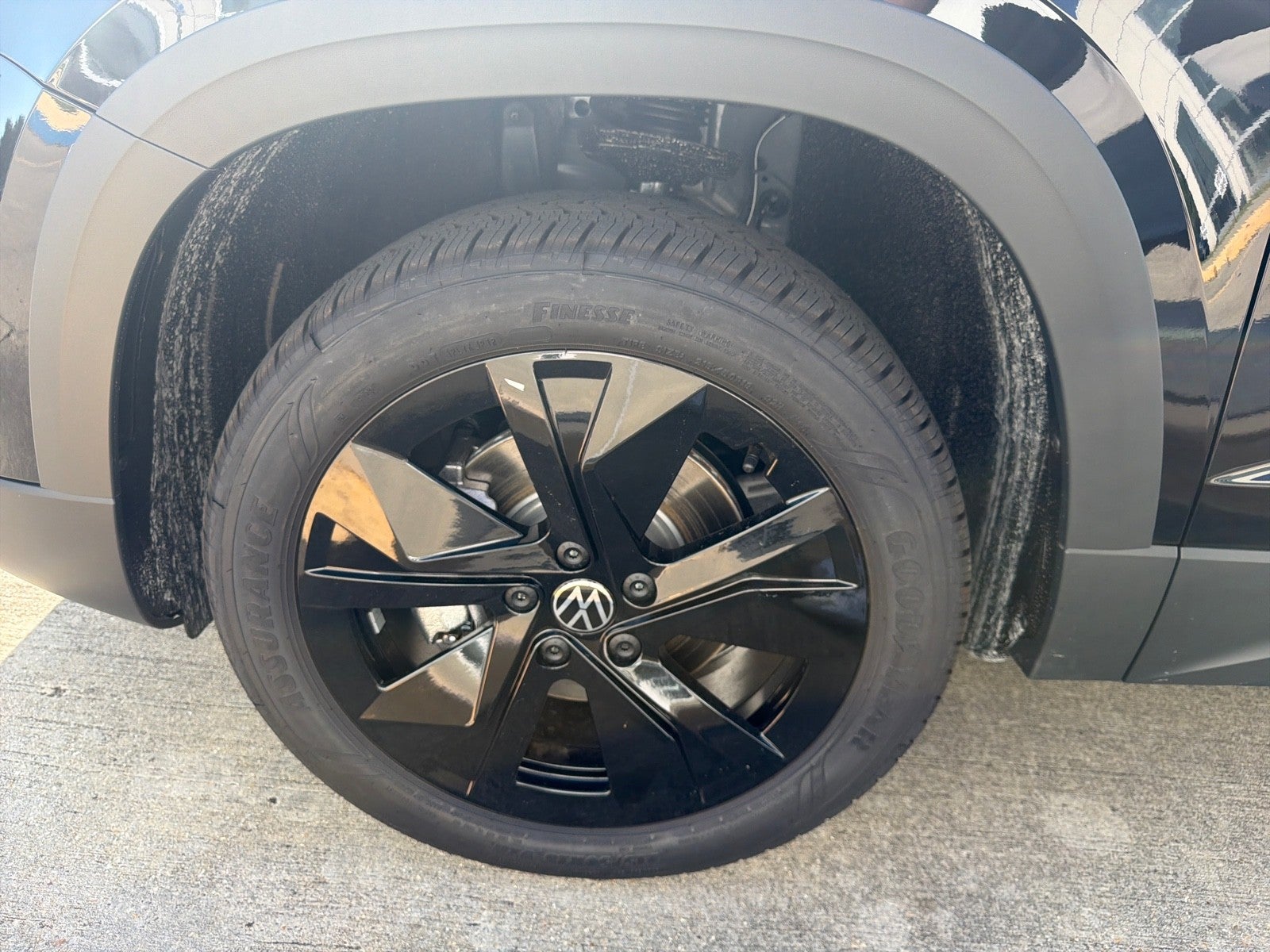 2026 Volkswagen Taos SE Black FWD