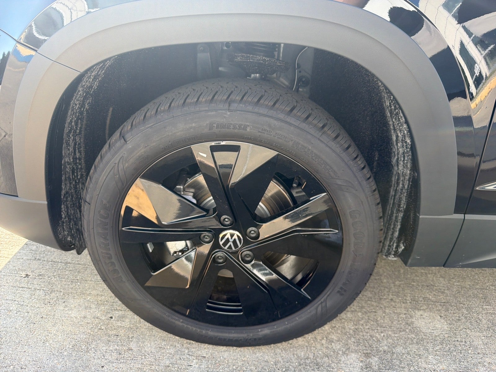 2026 Volkswagen Taos SE Black FWD