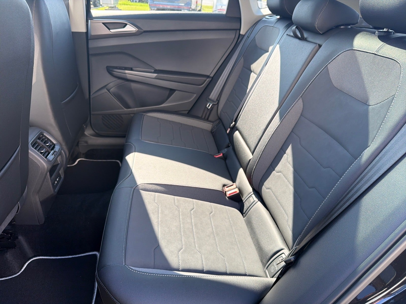 2026 Volkswagen Taos SE Black FWD