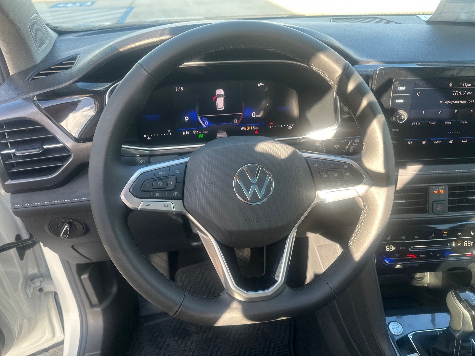 2026 Volkswagen Taos SE Black FWD