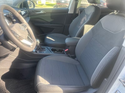 2026 Volkswagen Taos SE Black FWD