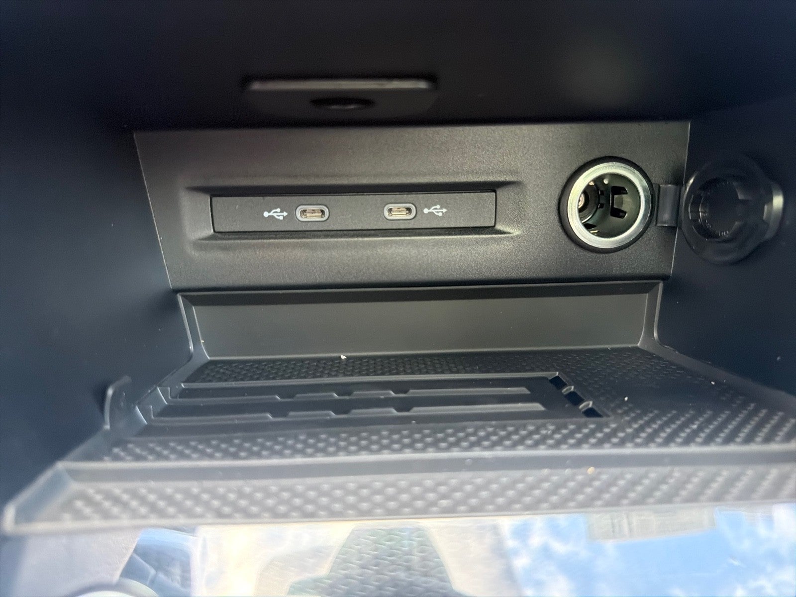 2027 Volkswagen Taos SE Black FWD
