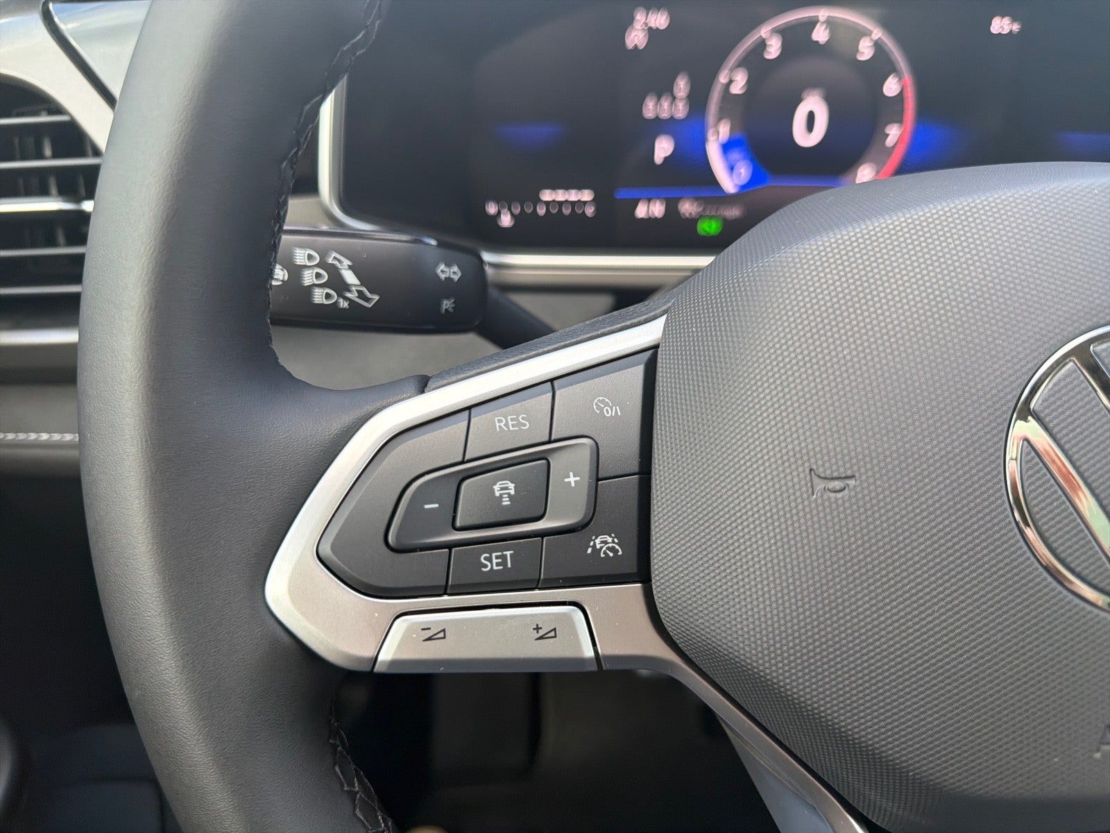 2027 Volkswagen Taos SE Black FWD