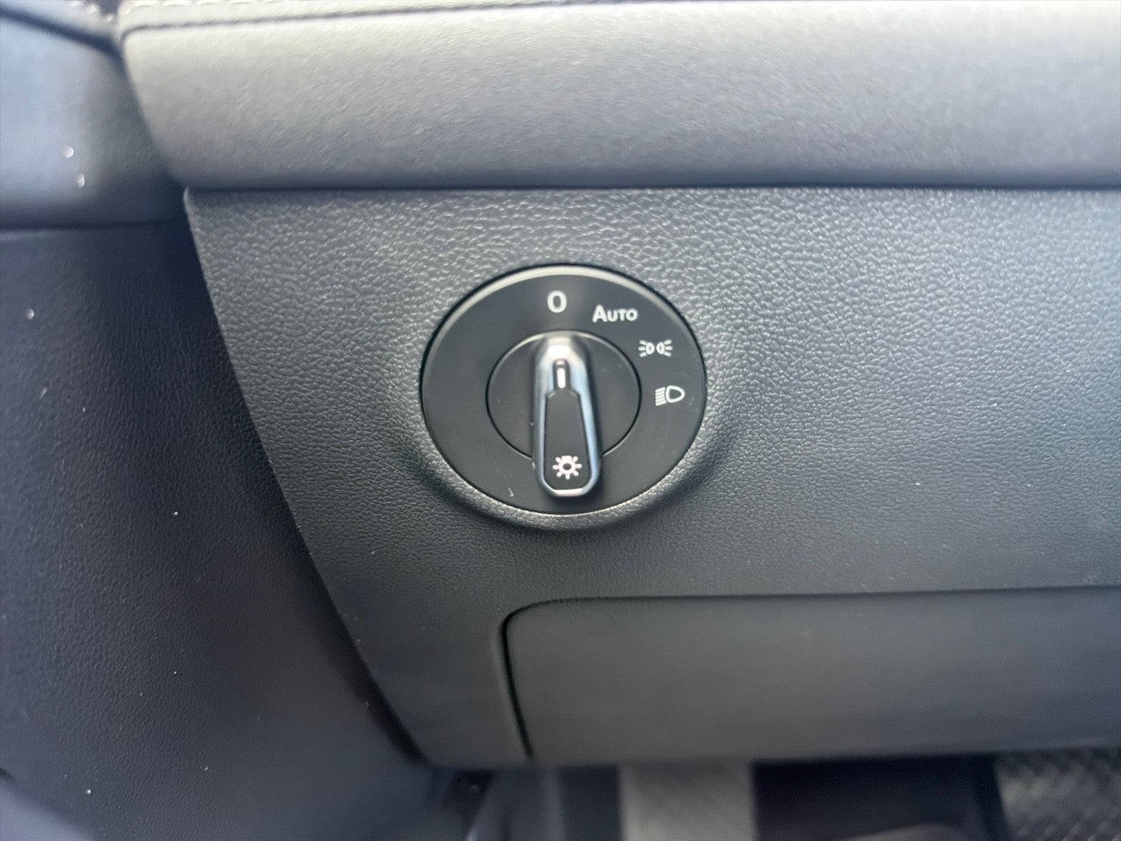 2027 Volkswagen Taos SE Black FWD