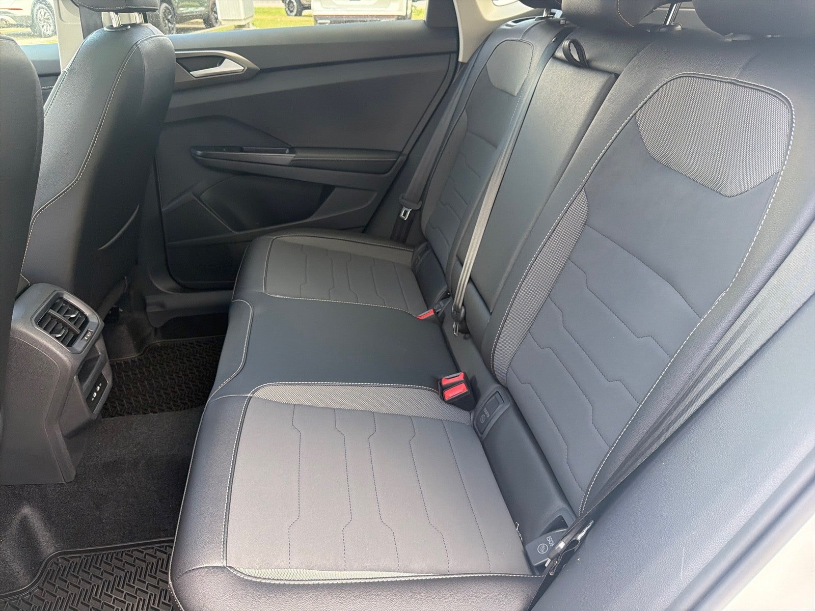 2027 Volkswagen Taos SE Black FWD