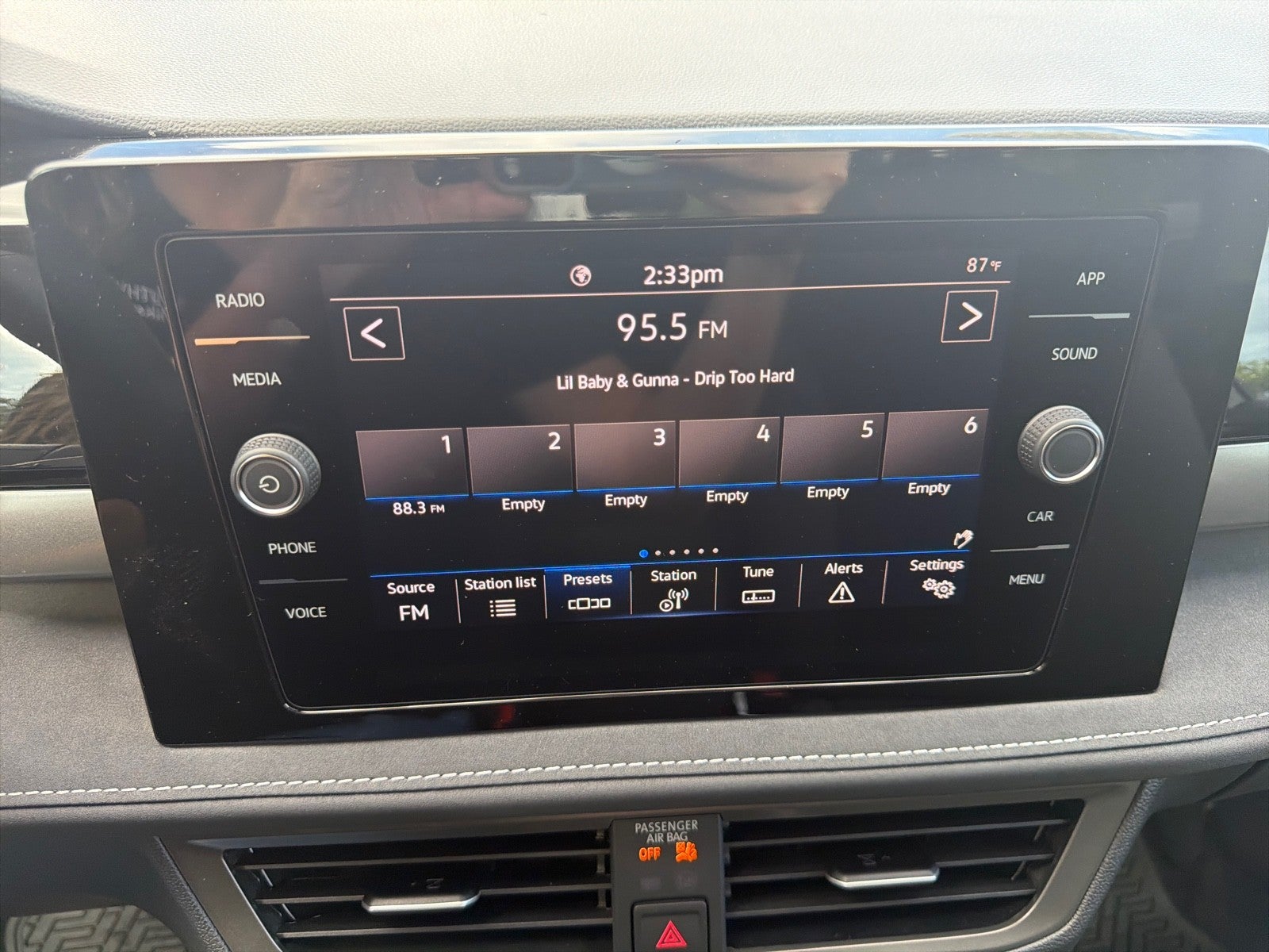 2027 Volkswagen Taos SE Black FWD