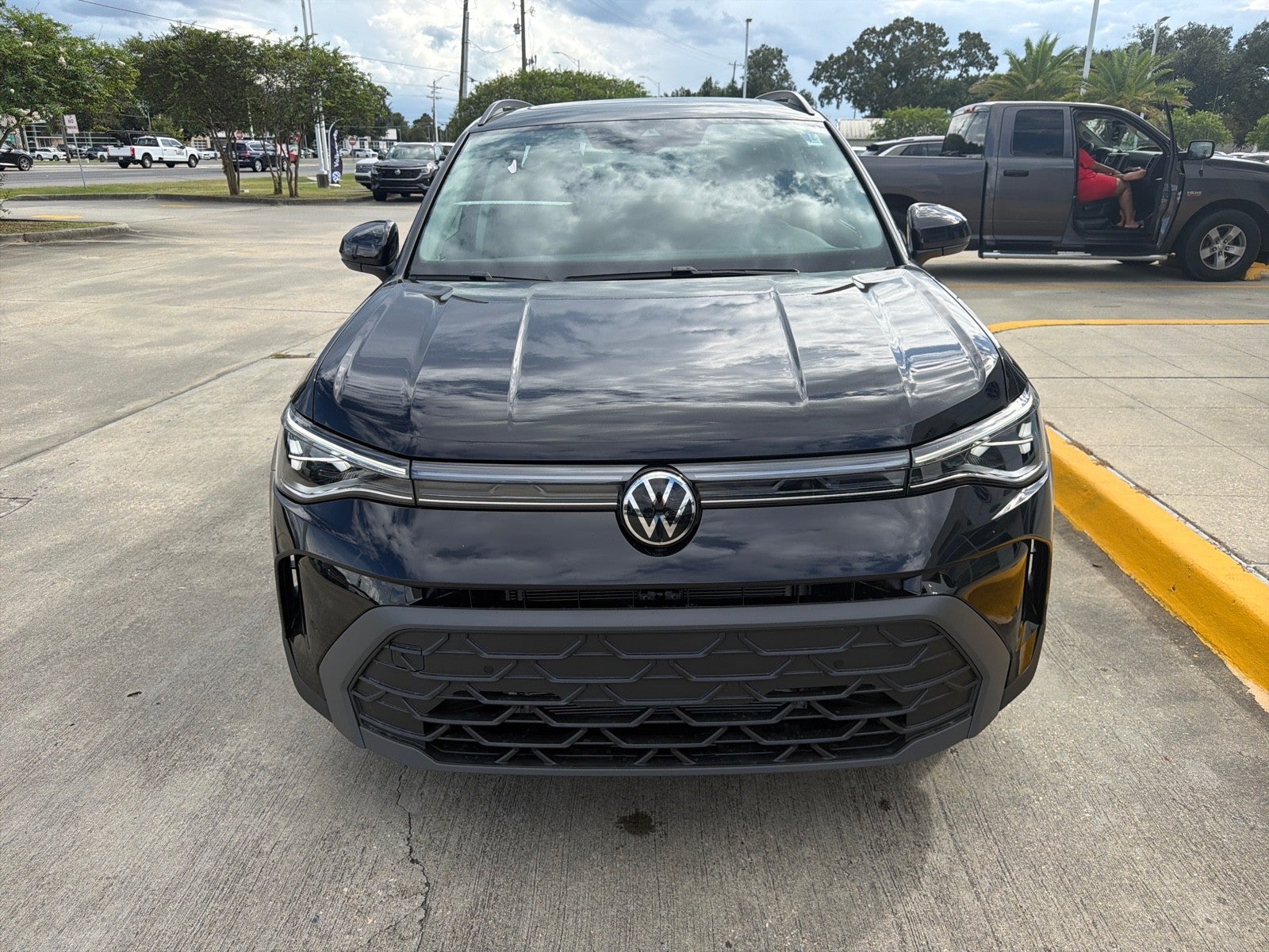 2027 Volkswagen Taos SE Black FWD