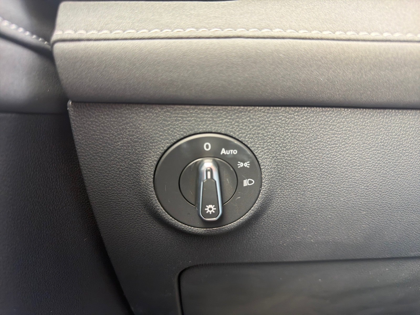 2027 Volkswagen Taos SE Black FWD