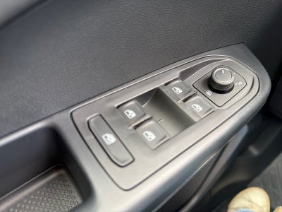 2027 Volkswagen Taos SE Black FWD
