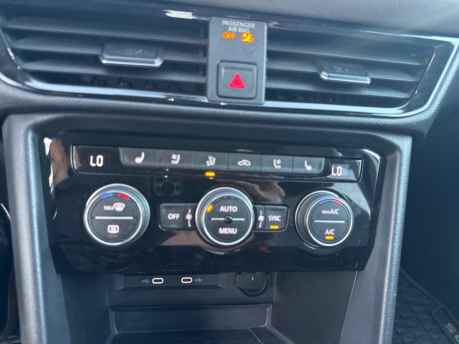 2024 Volkswagen Taos SEL 4MOTION
