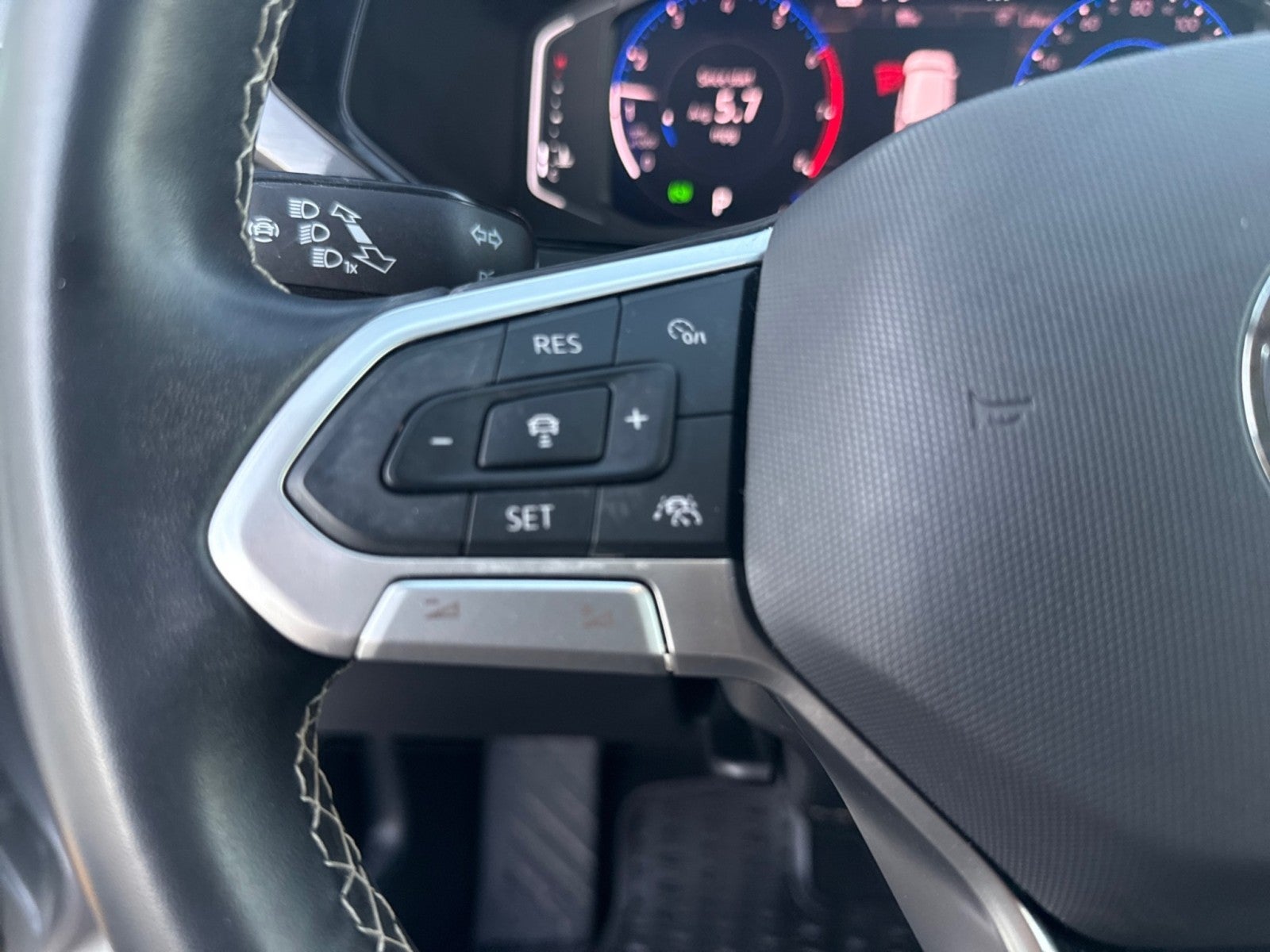 2024 Volkswagen Taos SEL 4MOTION