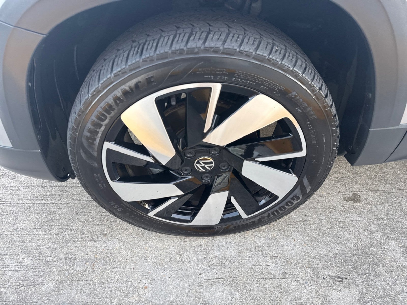 2024 Volkswagen Taos SEL 4MOTION