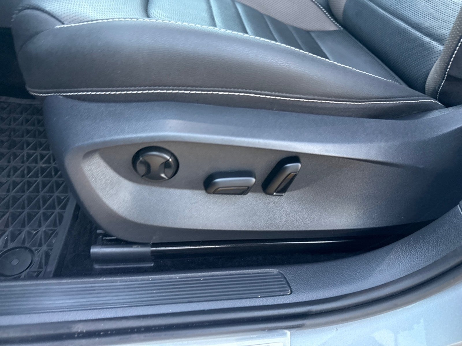 2024 Volkswagen Taos SEL 4MOTION