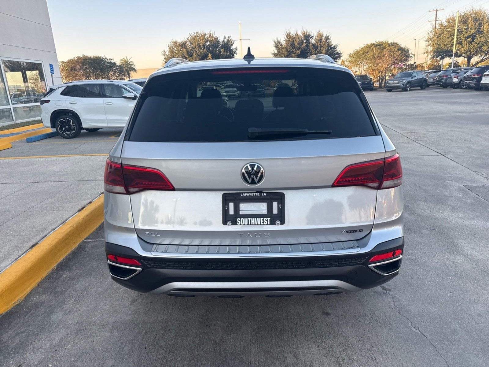 2024 Volkswagen Taos SEL 4MOTION