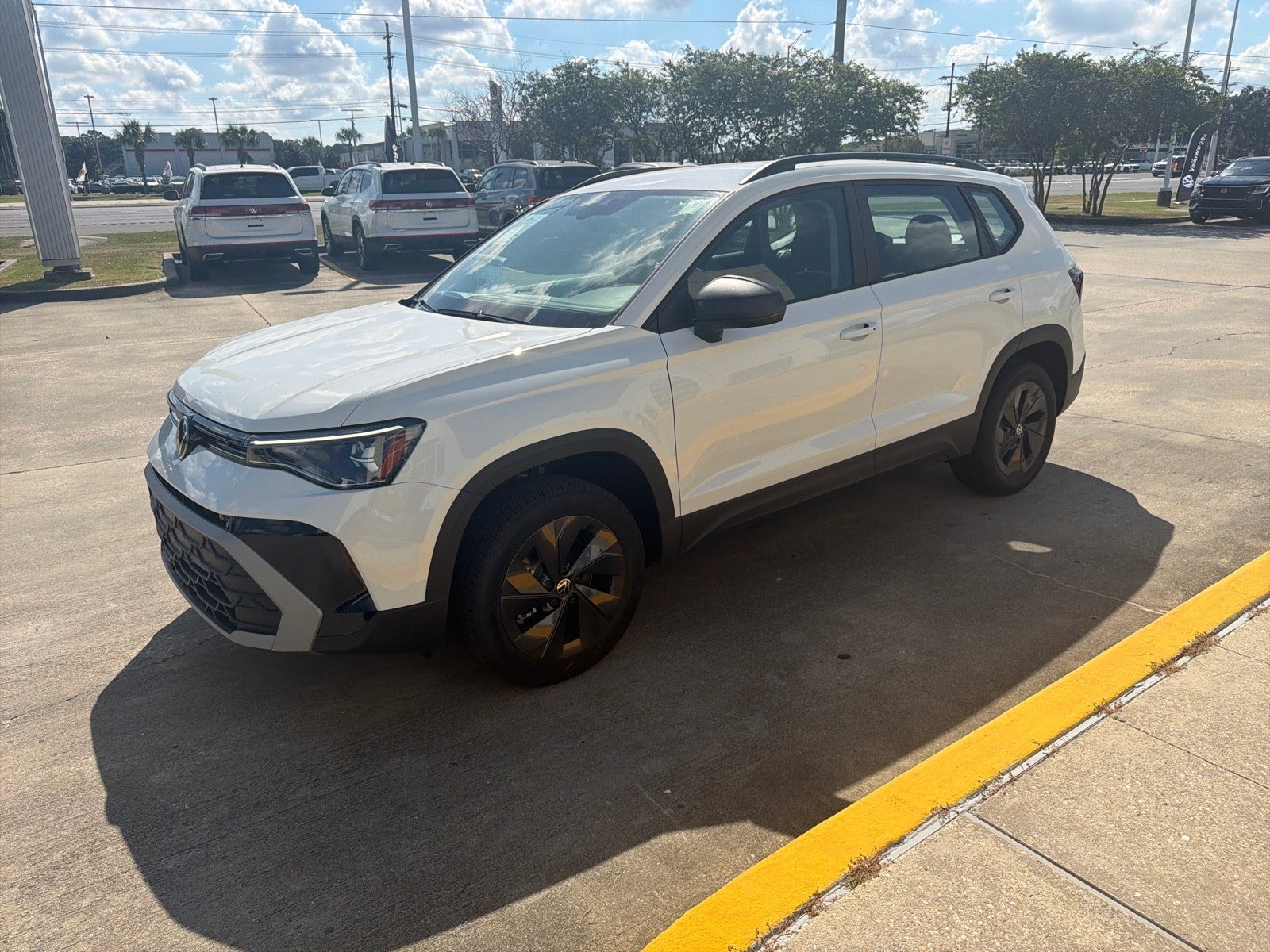 2027 Volkswagen Taos S FWD