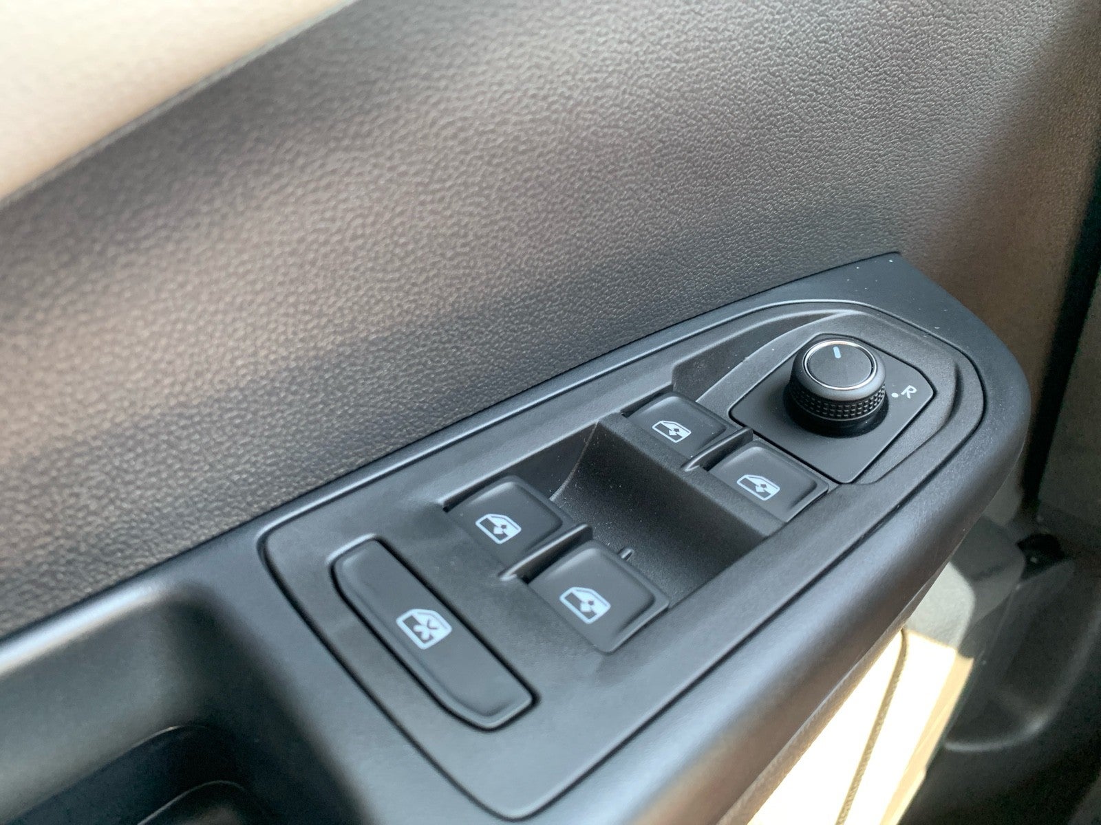 2027 Volkswagen Taos S FWD