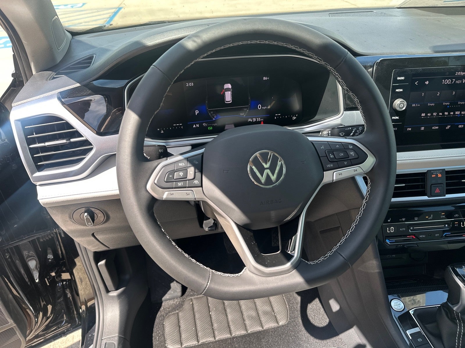2026 Volkswagen Taos SE FWD