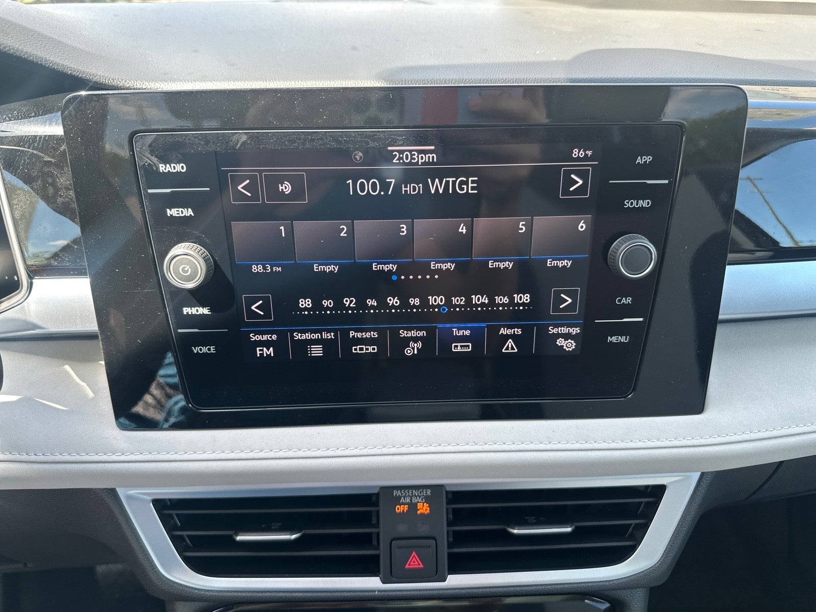 2026 Volkswagen Taos SE FWD