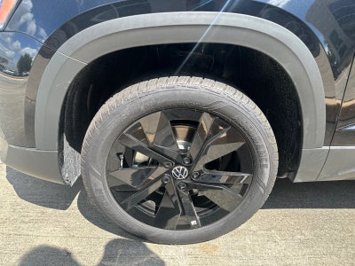 2026 Volkswagen Taos SE FWD