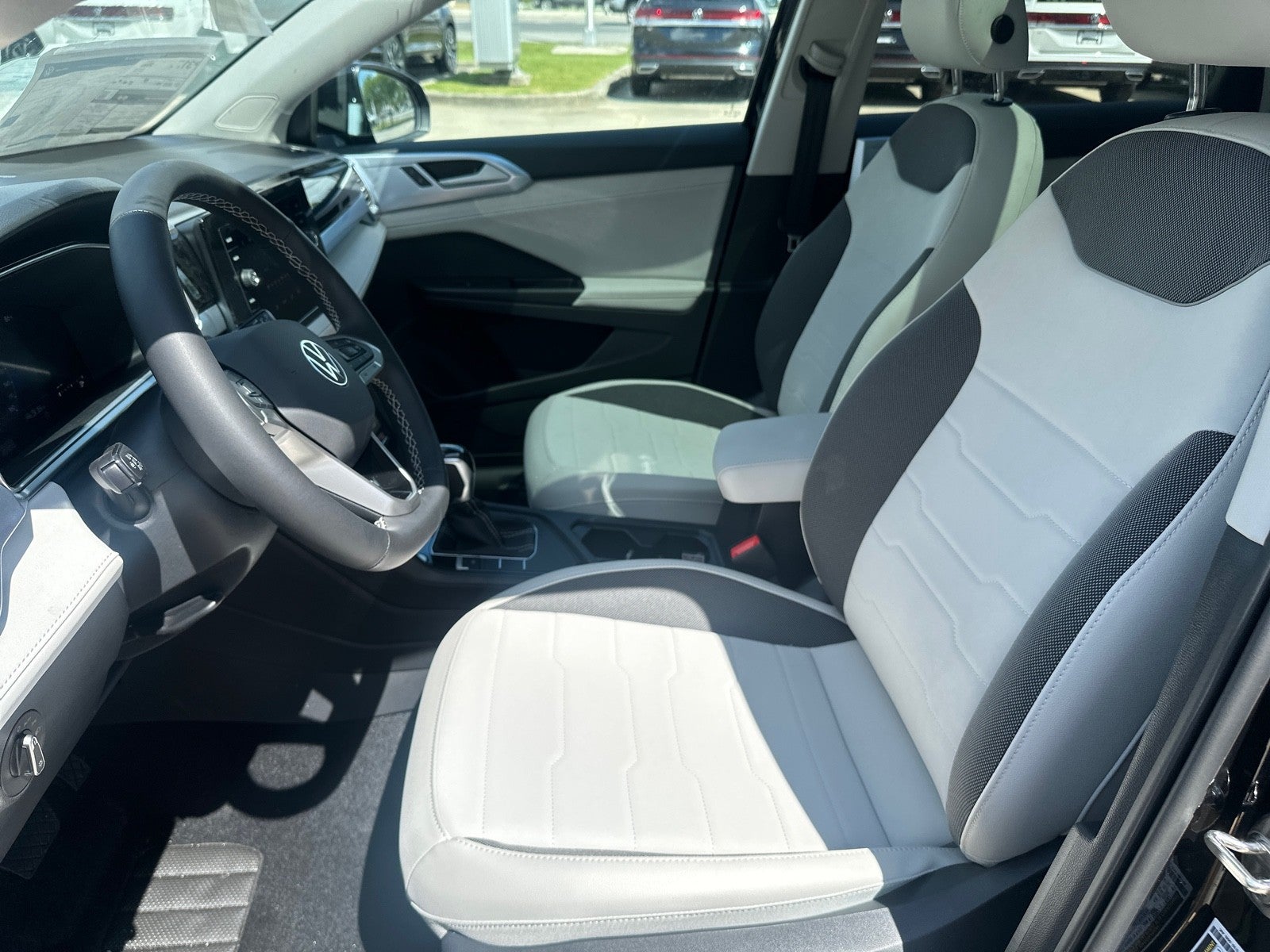2026 Volkswagen Taos SE FWD