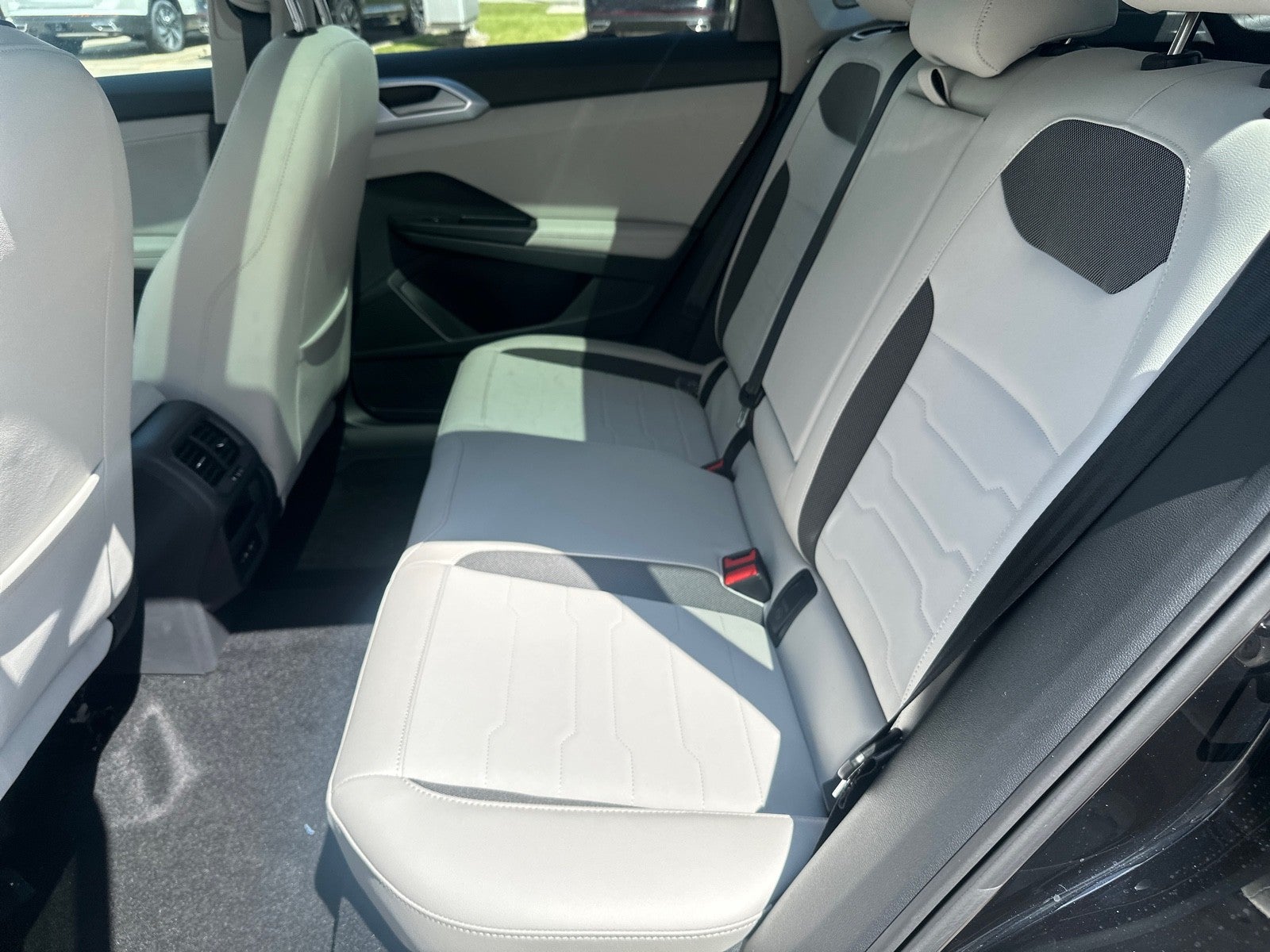 2026 Volkswagen Taos SE FWD