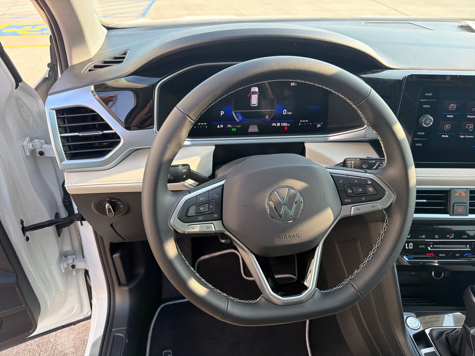 2026 Volkswagen Taos SE FWD