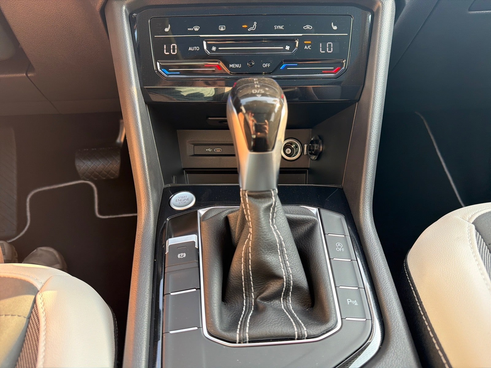2026 Volkswagen Taos SE FWD