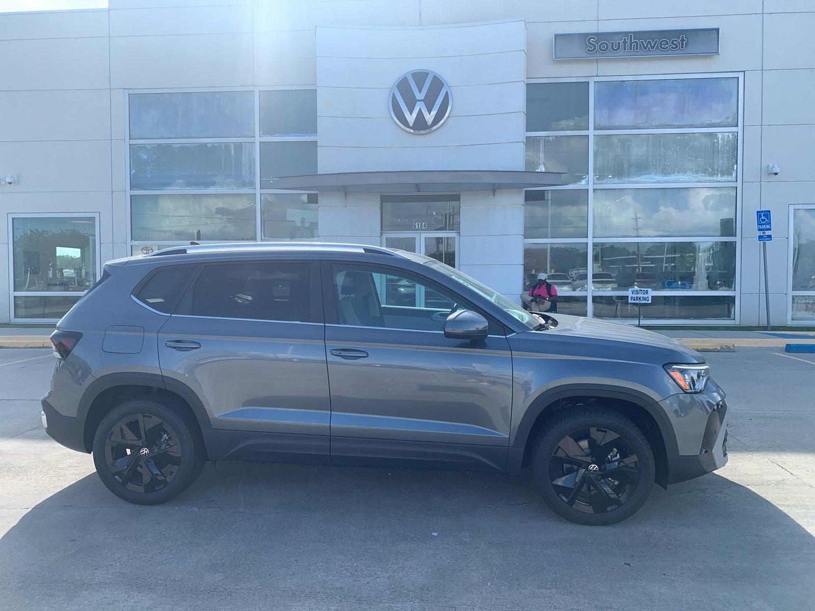 2026 Volkswagen Taos SE FWD