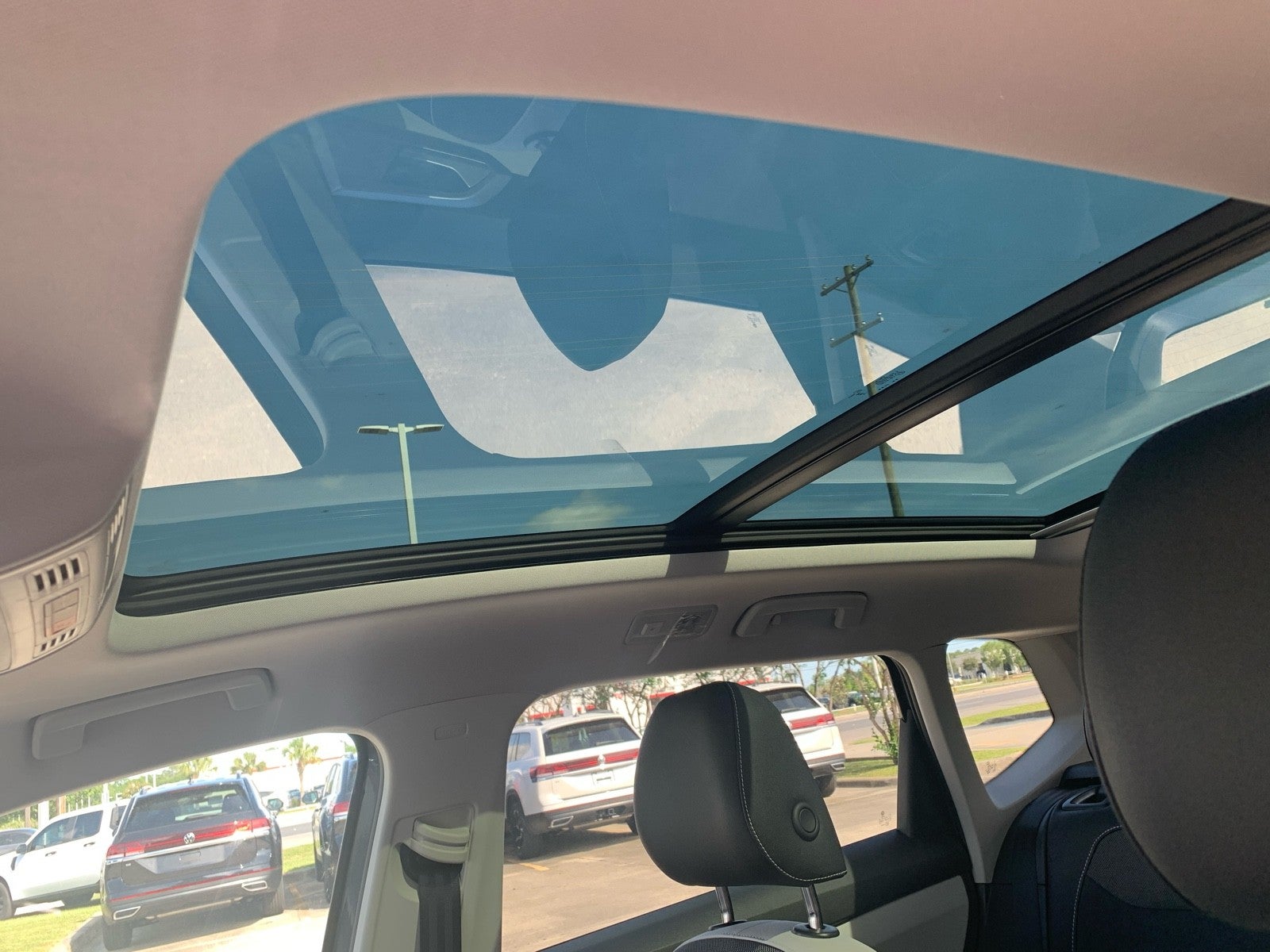 2026 Volkswagen Taos SE FWD