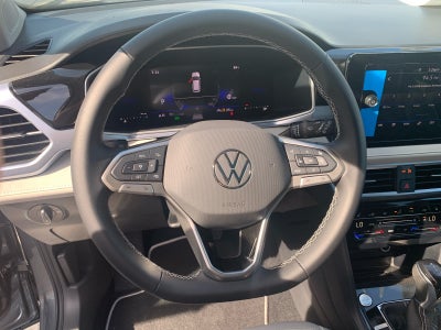 2026 Volkswagen Taos SE FWD