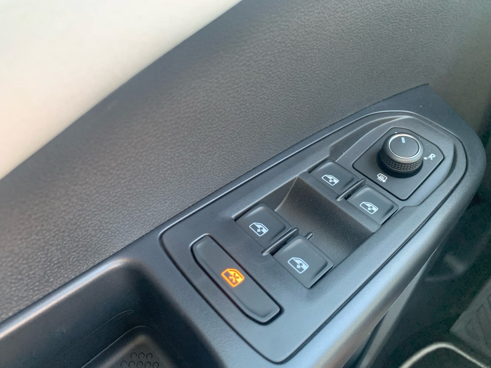 2026 Volkswagen Taos SE FWD