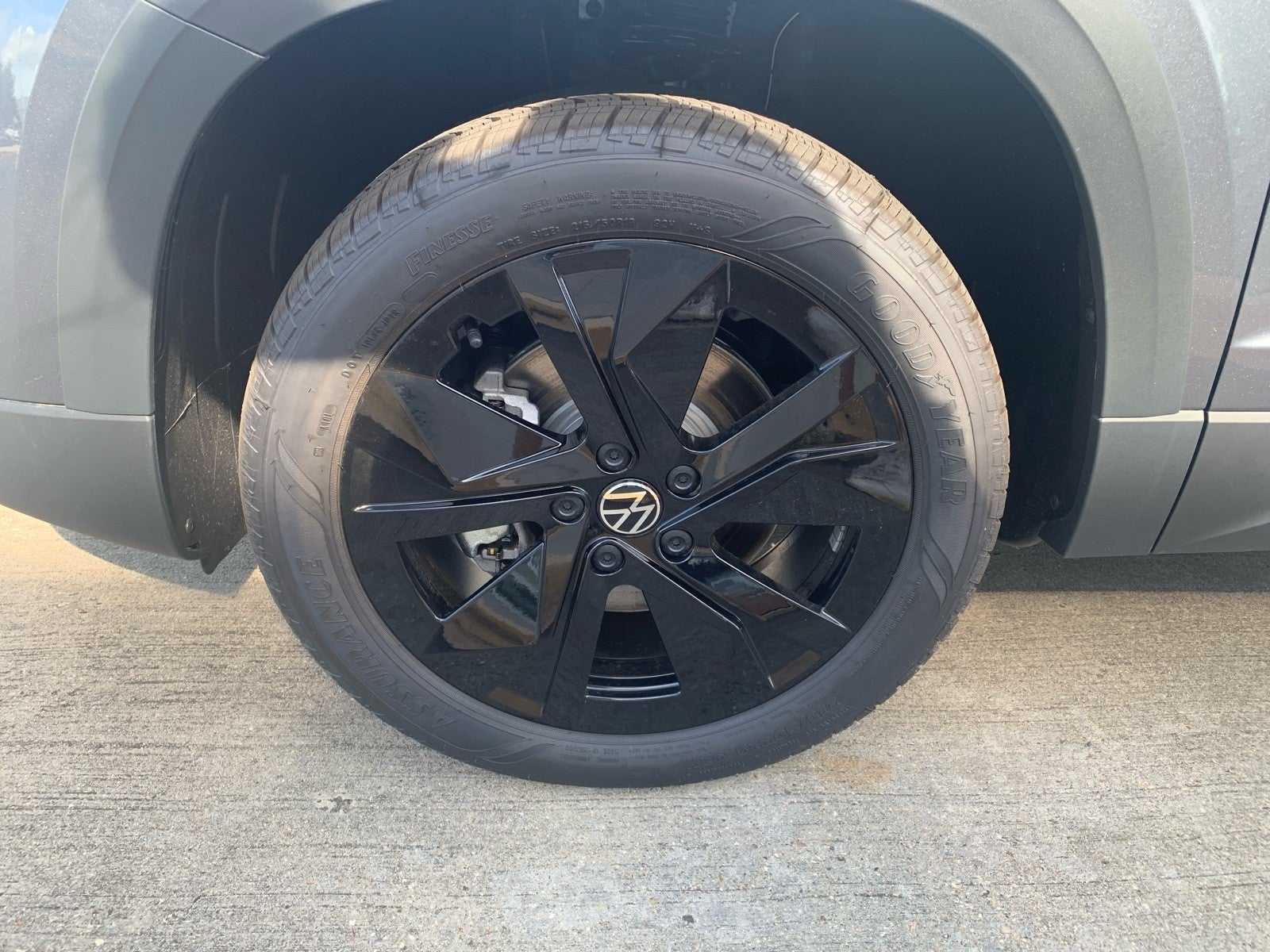 2026 Volkswagen Taos SE FWD