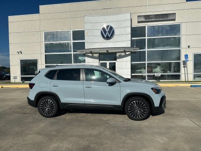 2025 Volkswagen Taos SE FWD