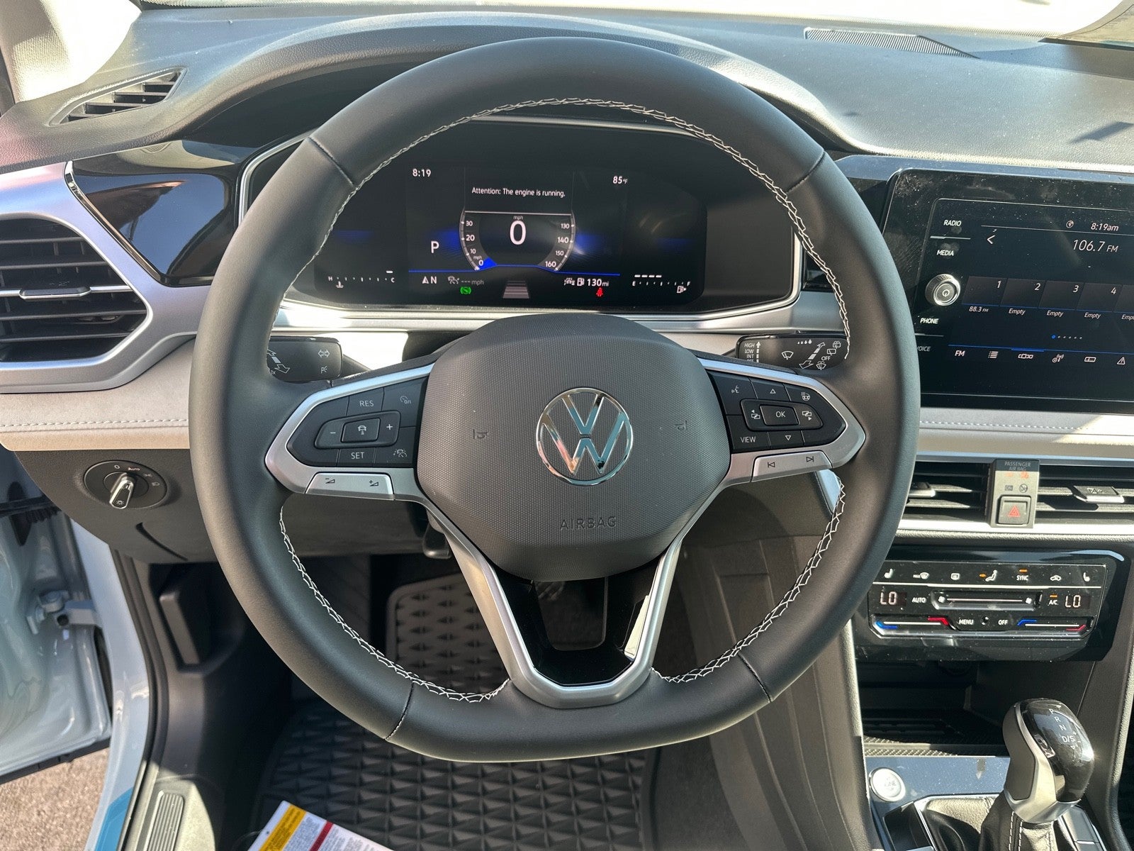 2025 Volkswagen Taos SE FWD