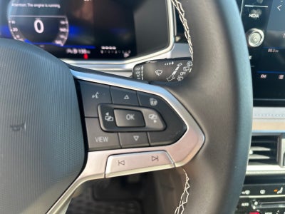 2025 Volkswagen Taos SE FWD