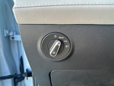 2025 Volkswagen Taos SE FWD