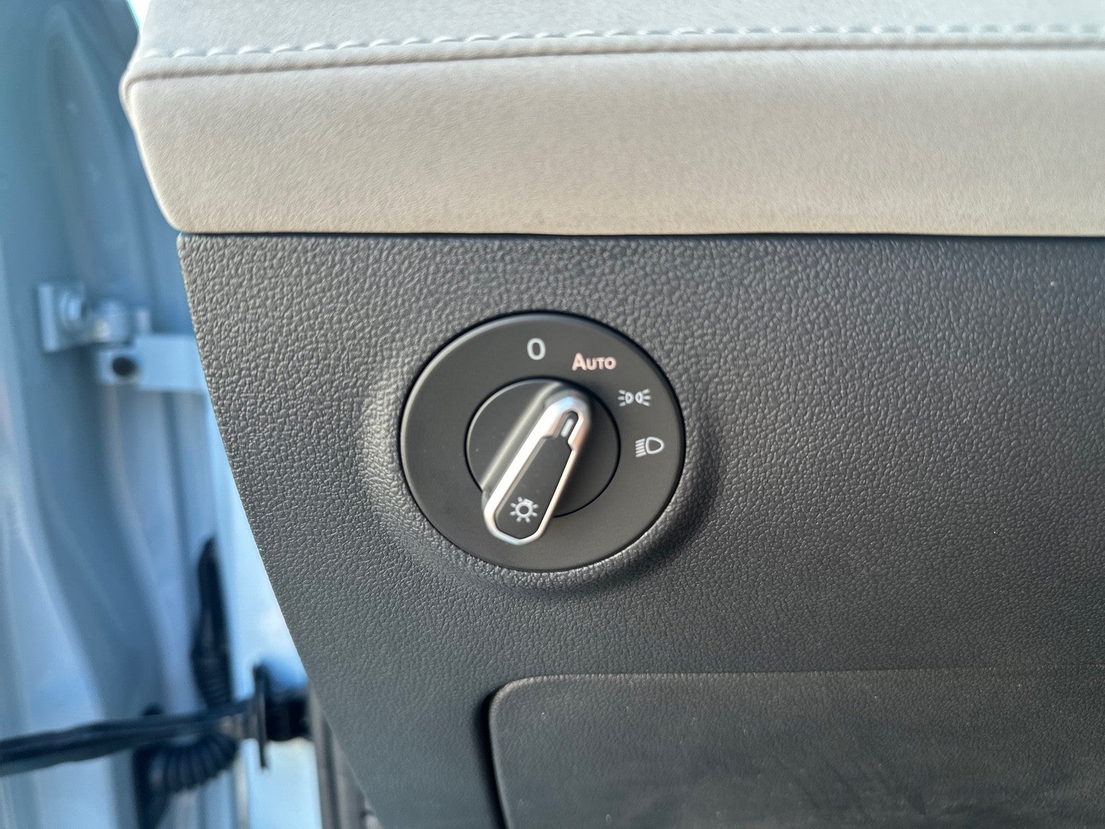 2025 Volkswagen Taos SE FWD