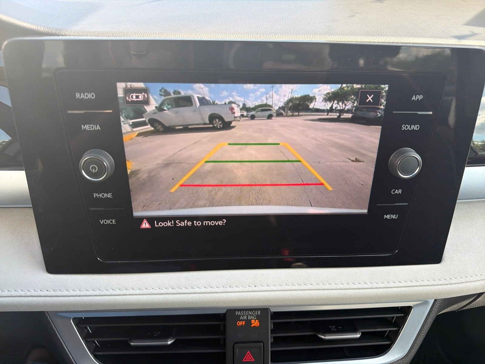 2027 Volkswagen Taos SE FWD