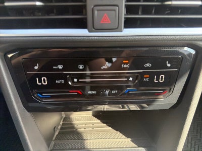 2027 Volkswagen Taos SE FWD