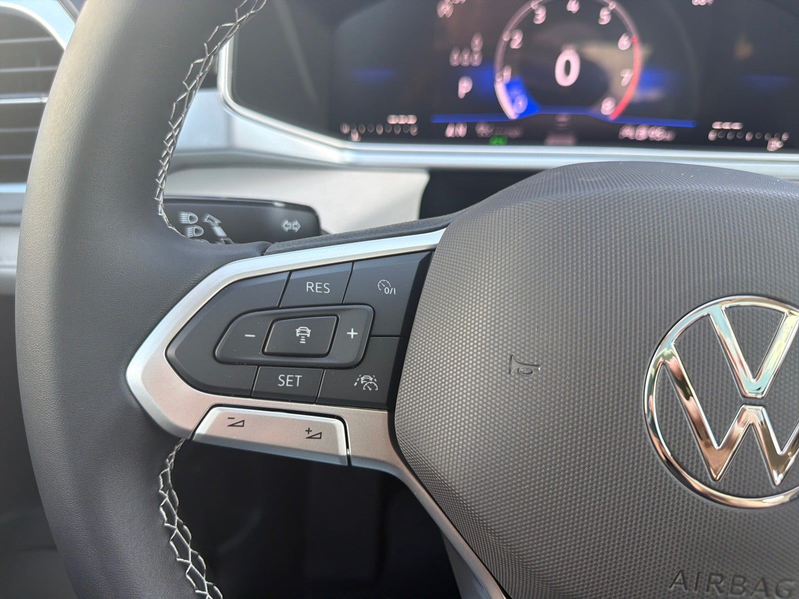 2027 Volkswagen Taos SE FWD