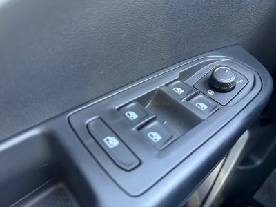 2027 Volkswagen Taos SE FWD