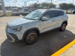 2027 Volkswagen Taos SE FWD