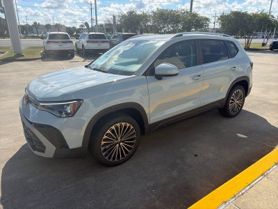2027 Volkswagen Taos SE FWD