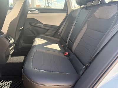 2027 Volkswagen Taos SE FWD